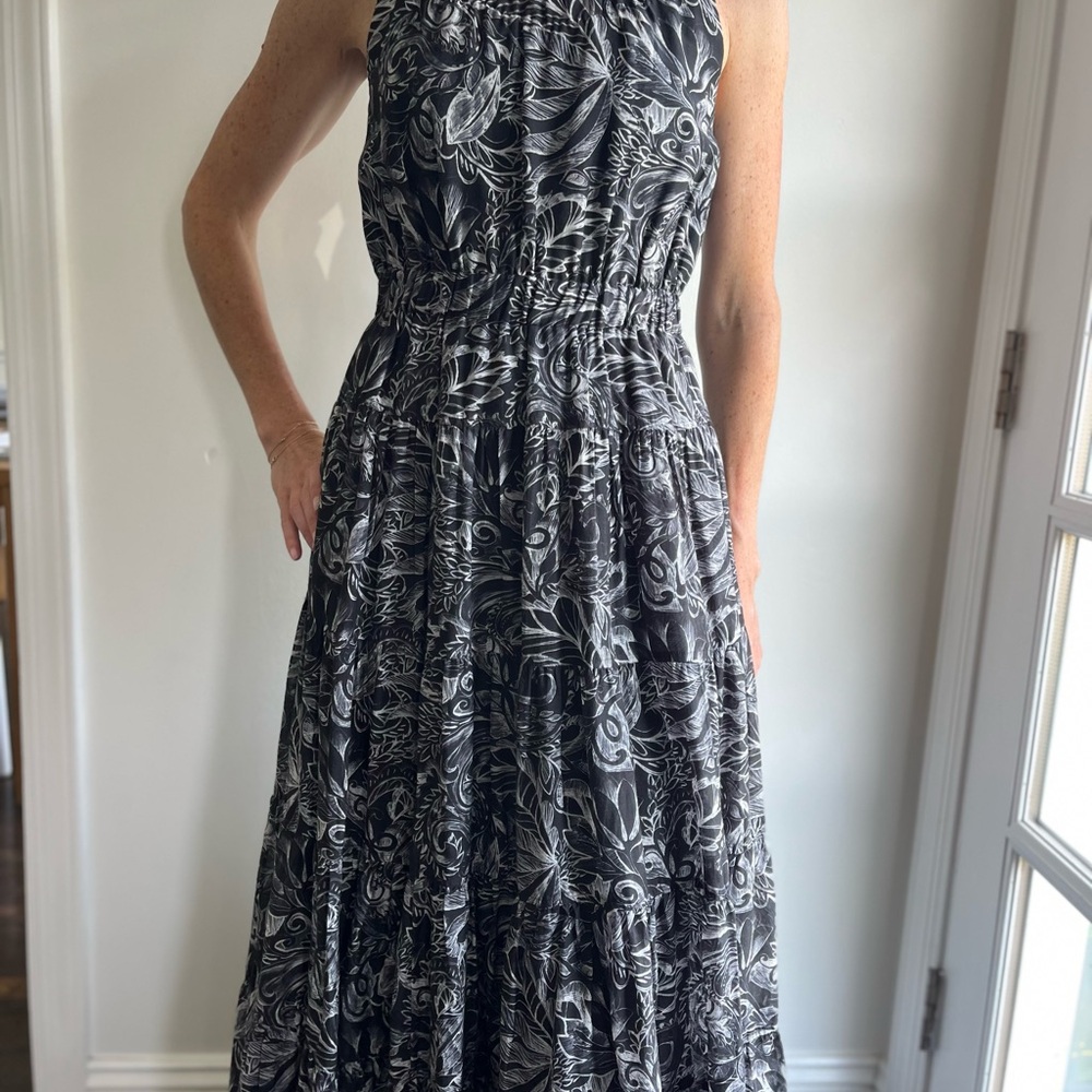 Unsubscribed Black and White Floral Dress with pockets and elastic waist